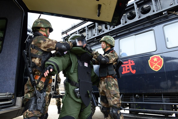 英國(guó)進(jìn)口MK5排爆服、SE153搜爆服各到貨20套！歡迎下單！