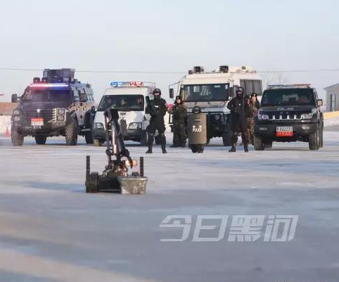 黑河反恐防爆實戰(zhàn)！看凌天排爆機器人如何在零下25&deg;迅速出擊。